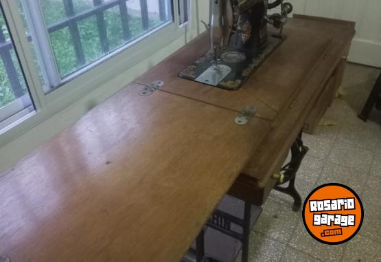 Hogar - Maquina de coser Naumachin - Antigua. - En Venta