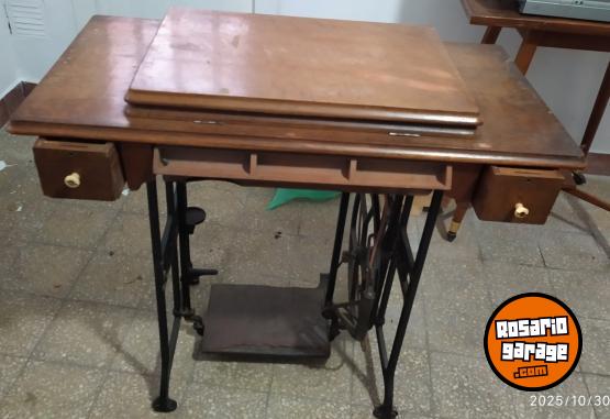 Hogar - Maquina de coser Naumachin - Antigua. - En Venta