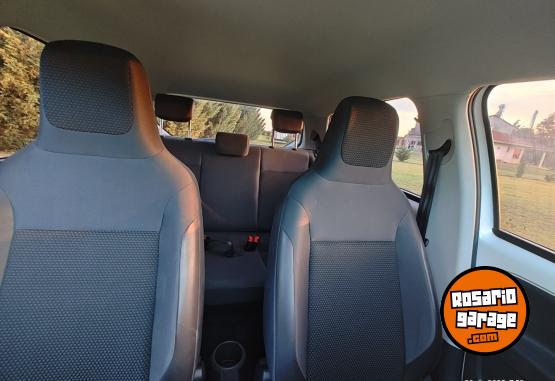 Autos - Volkswagen High up 2017 Nafta 63000Km - En Venta