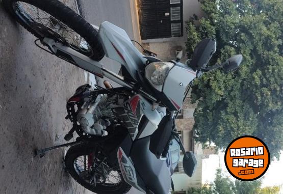 Motos - Motomel Skua Silver Edition 150cc 2021 Nafta 9100Km - En Venta