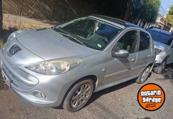 Autos - Peugeot 207 compacto xt 5 ptas 2011 Nafta 86000Km - En Venta