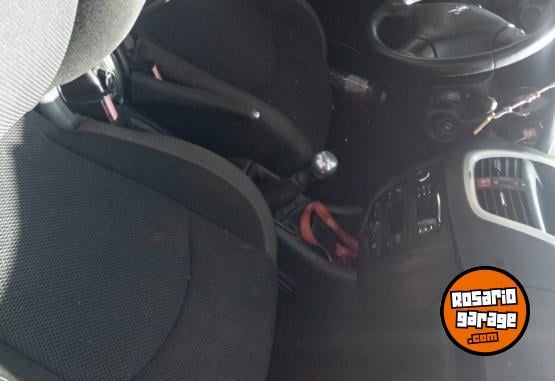 Autos - Peugeot 207 compacto xt 5 ptas 2011 Nafta 86000Km - En Venta