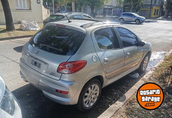 Autos - Peugeot 207 compacto xt 5 ptas 2011 Nafta 86000Km - En Venta