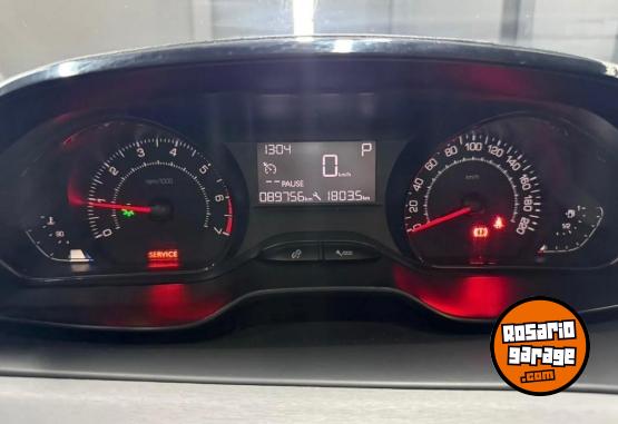 Autos - Peugeot 208 2017 Nafta 90000Km - En Venta