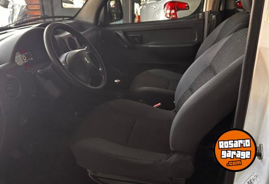 Utilitarios - Peugeot Partner 2018 Diesel 75000Km - En Venta