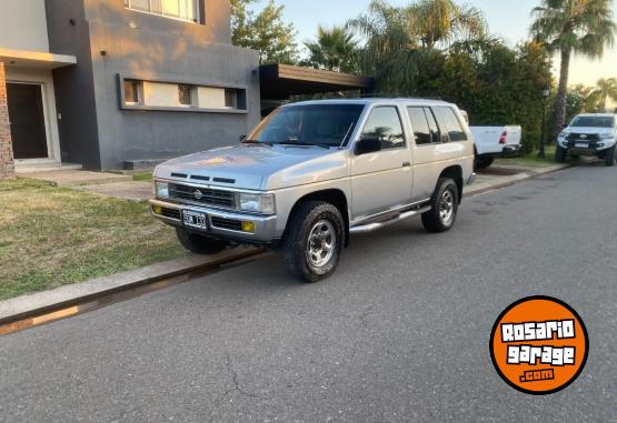 Camionetas - Nissan Pathfinder 1994 Nafta 200000Km - En Venta