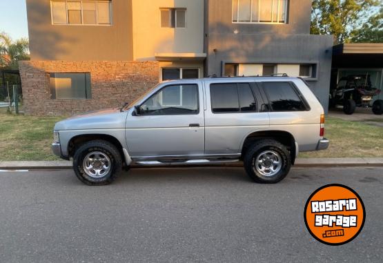 Camionetas - Nissan Pathfinder 1994 Nafta 200000Km - En Venta