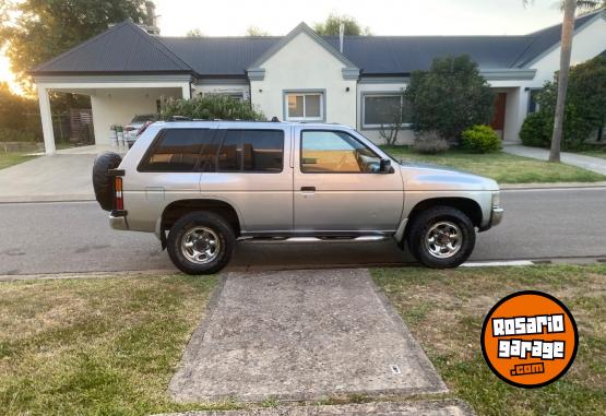 Camionetas - Nissan Pathfinder 1994 Nafta 200000Km - En Venta