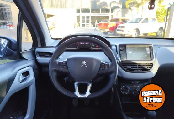 Autos - Peugeot 208 Allure 1.6Touchscreen 2015 Nafta 156200Km - En Venta