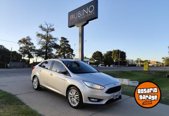 Autos - Ford Focus 4P 2.0L N SE Plus 2015 Nafta 132600Km - En Venta