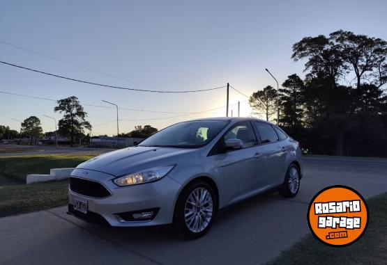 Autos - Ford Focus 4P 2.0L N SE Plus 2015 Nafta 132600Km - En Venta