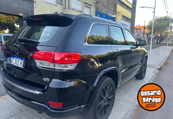 Camionetas - Jeep grand cherokee overland 2018 Nafta 95000Km - En Venta