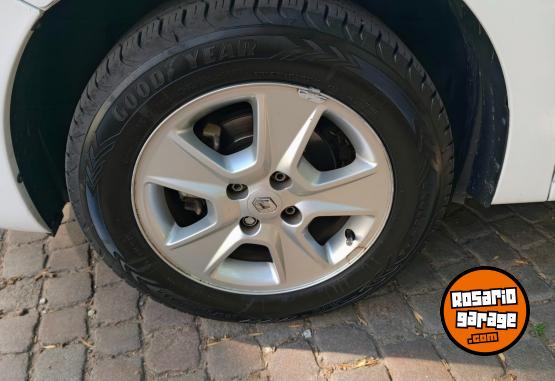 Autos - Renault Logan Privilege 16 V 2016 Nafta 91000Km - En Venta