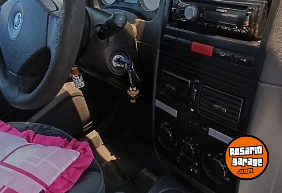 Autos - Fiat Idea 1.8 hlx 2006 Nafta 349000Km - En Venta