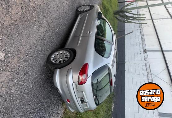 Autos - Peugeot 206 2003 Nafta 270000Km - En Venta