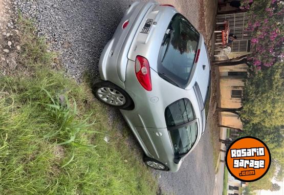 Autos - Peugeot 206 2003 Nafta 270000Km - En Venta