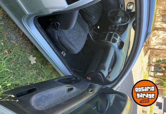 Autos - Peugeot 206 2003 Nafta 270000Km - En Venta