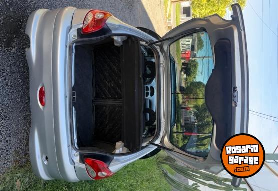 Autos - Peugeot 206 2003 Nafta 270000Km - En Venta