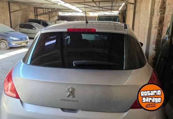 Autos - Peugeot 308 Allure con navegador. 2014 Nafta 130000Km - En Venta