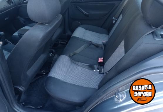 Autos - Volkswagen Bora Trendline 2006 GNC 240000Km - En Venta