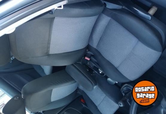 Autos - Volkswagen Bora Trendline 2006 GNC 240000Km - En Venta