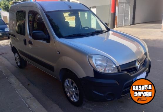 Utilitarios - Renault KANGOO CONFORT 1.6 5A 2016 Nafta 110000Km - En Venta