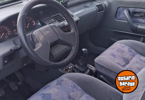 Autos - Renault Clio 1994 Nafta 283000Km - En Venta