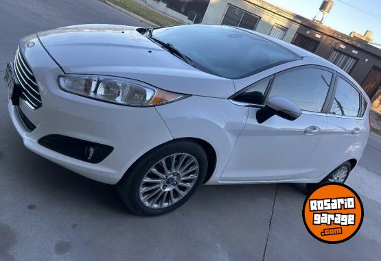 Autos - Ford Fiesta kinetic full 2017 Nafta 100000Km - En Venta