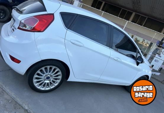 Autos - Ford Fiesta kinetic full 2017 Nafta 100000Km - En Venta