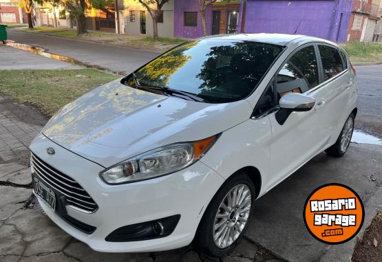Autos - Ford Fiesta kinetic 2015 Nafta 98000Km - En Venta