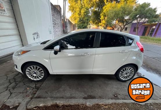 Autos - Ford Fiesta kinetic 2015 Nafta 98000Km - En Venta