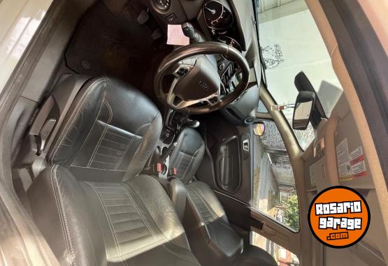 Autos - Ford Fiesta kinetic 2015 Nafta 98000Km - En Venta