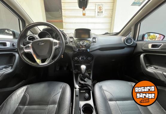 Autos - Ford Fiesta kinetic 2015 Nafta 98000Km - En Venta