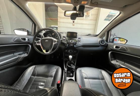 Autos - Ford Fiesta kinetic 2015 Nafta 98000Km - En Venta