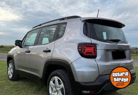 Camionetas - Jeep Renegade 1.8 Sport 2023 Nafta 25000Km - En Venta