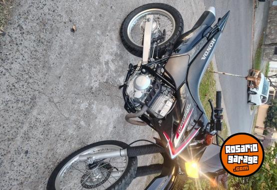 Motos - Honda Tornado Xr 250 2015 Nafta 16500Km - En Venta