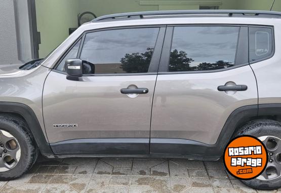 Camionetas - Jeep RENEGADE SPORT 1.8 AT 2017 Nafta 69000Km - En Venta