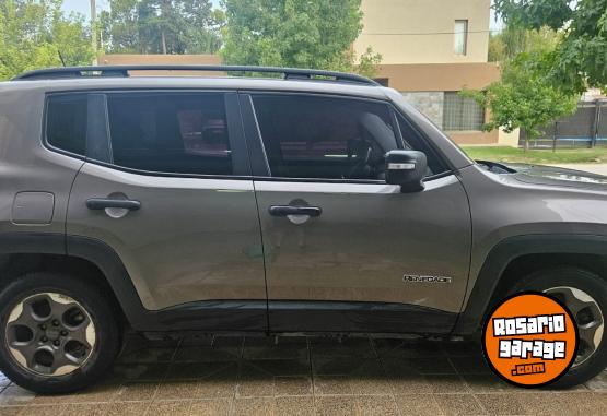 Camionetas - Jeep RENEGADE SPORT 1.8 AT 2017 Nafta 69000Km - En Venta