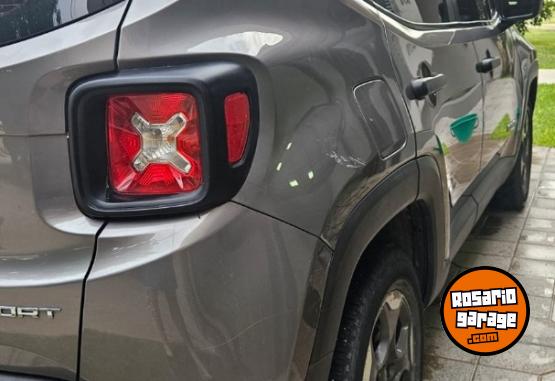 Camionetas - Jeep RENEGADE SPORT 1.8 AT 2017 Nafta 69000Km - En Venta