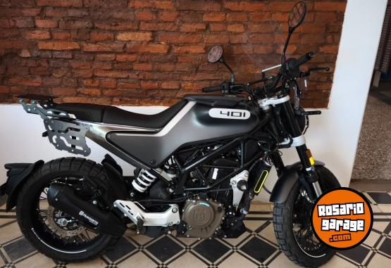 Motos - Husqvarna Svartpilen 401 2022 Nafta 2300Km - En Venta