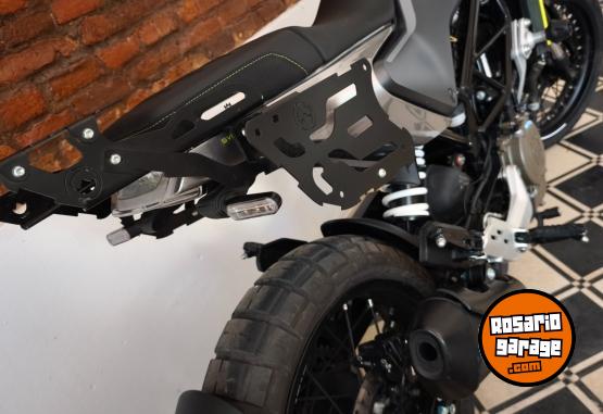 Motos - Husqvarna Svartpilen 401 2022 Nafta 2300Km - En Venta