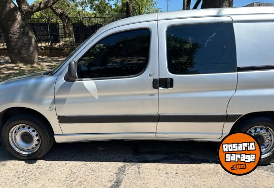 Utilitarios - Citroen Berlingo Mixta 5 asientos 2019 Nafta 270000Km - En Venta