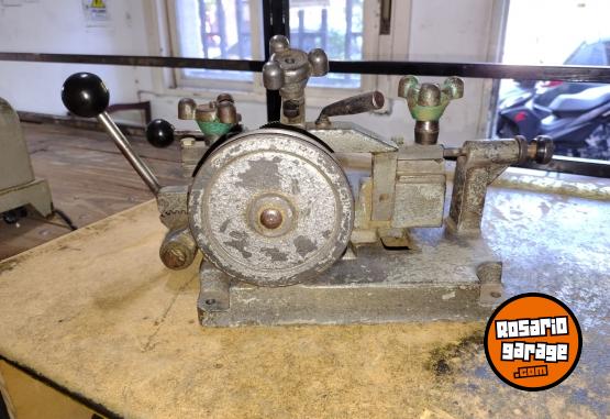 Herramientas - Copiadora de llaves doble paleta Duplimec - En Venta