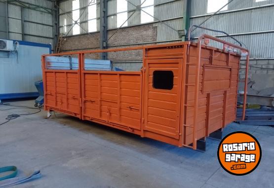Camiones y Gr�as - Vendo carroceria - En Venta