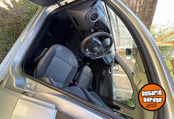 Autos - Volkswagen gol 2011 Nafta 115000Km - En Venta
