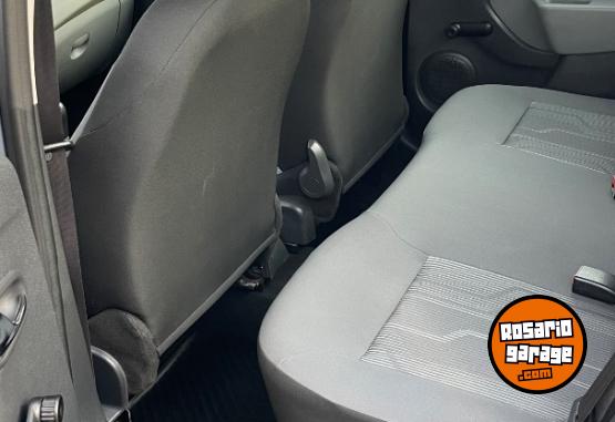 Autos - Ford LOGAN 1.6 EXPRESSION 2015 Nafta 125000Km - En Venta