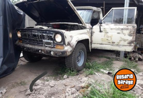 Camionetas - Jeep gladiador 1983 GNC 300000Km - En Venta