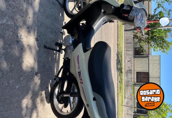 Motos - Motomel Blitz Full 110 2023 Nafta 16400Km - En Venta