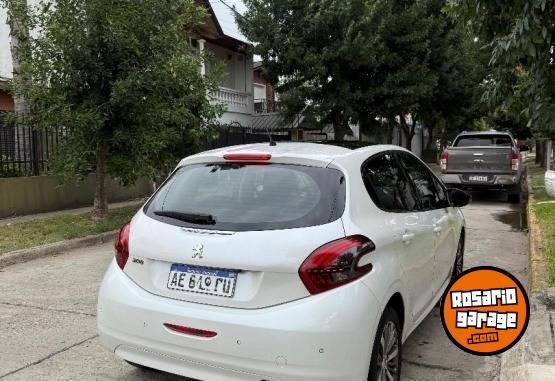 Autos - Peugeot 208 2020 Nafta 66000Km - En Venta