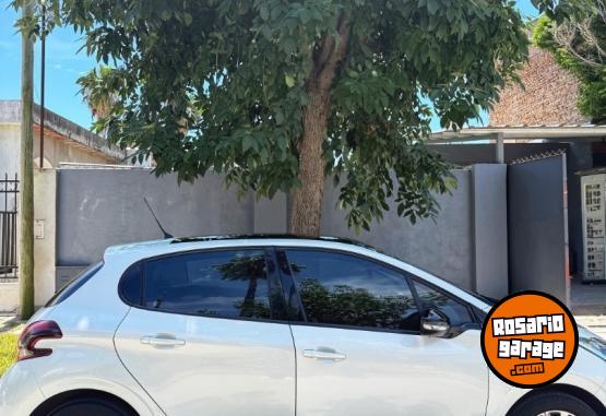 Autos - Peugeot 208 2020 Nafta 66000Km - En Venta